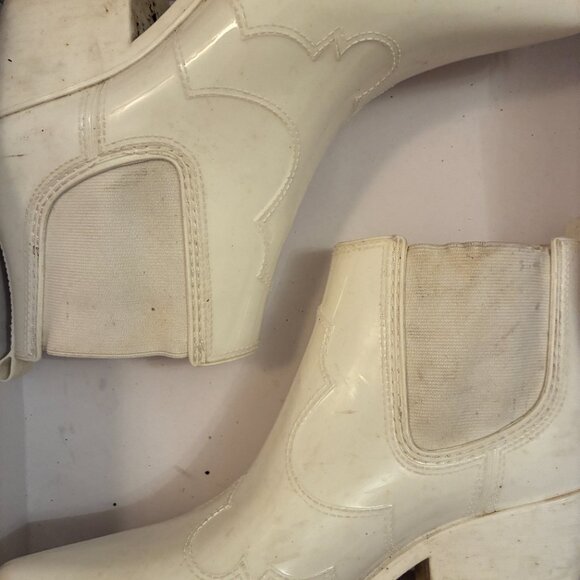 Sam Edelman White Chelsea Ankle Boots - Picture 2 of 4